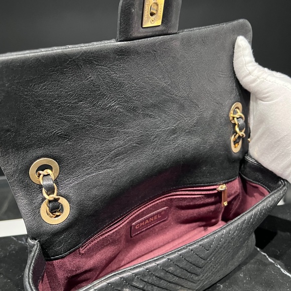 Chanel Goatskin Chevron Medium Single Flap - Picture 10 of 12